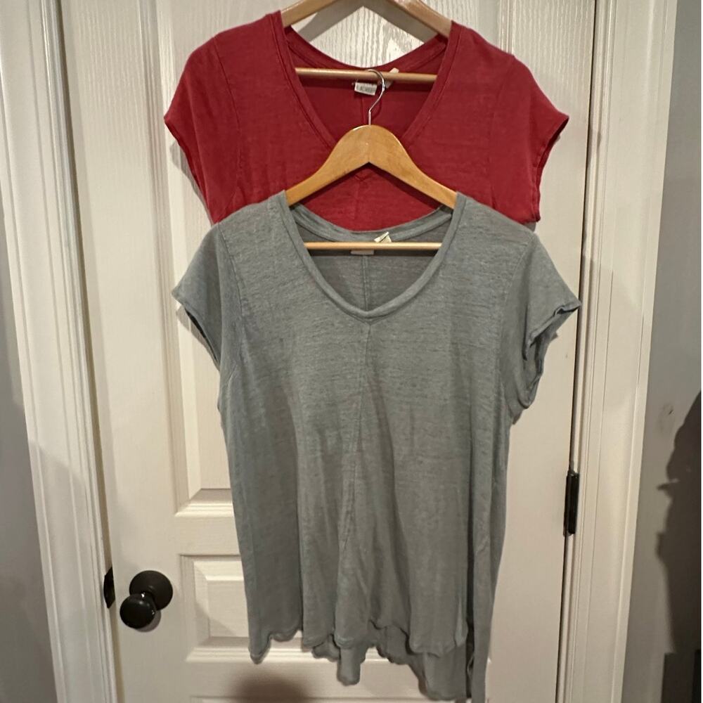 Lot of 2 Lucy and Laurel Linen Tshirt slub style tops Blue and Red Large/XL